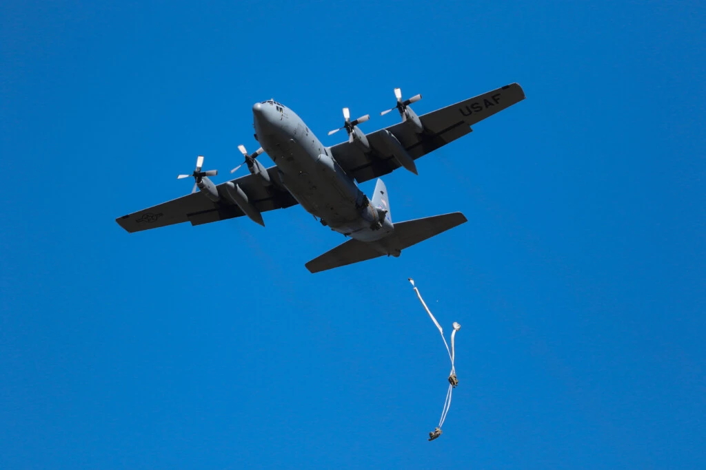 Les défenses aériennes alliées neutralisent une frappe de missiles du CPGRI dans un contexte d&rsquo;escalade dans le Golfe