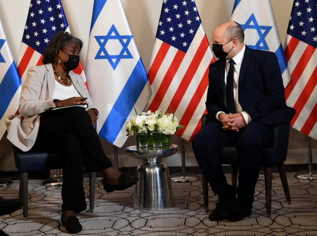 L&rsquo;ambassadeur des États-Unis réaffirme les impératifs de sécurité lors d&rsquo;une visite en Judée et Samarie