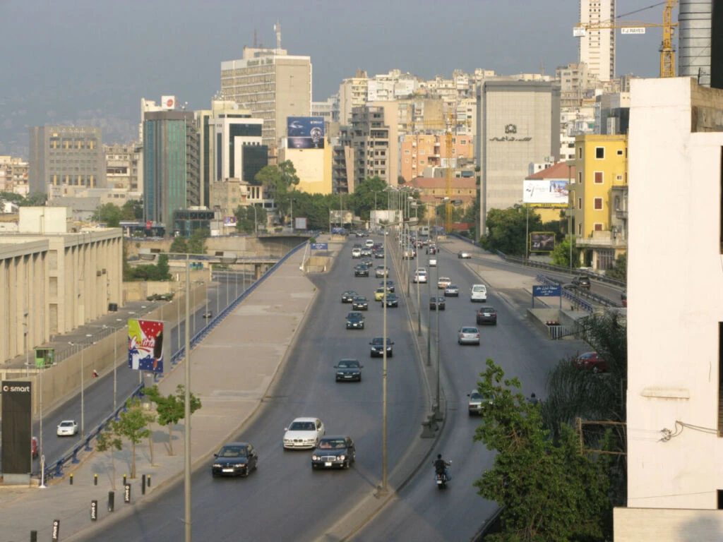 Escalade au Yémen : une frappe des Houthis sur Aden déclenche des représailles saoudiennes près de Sanaa