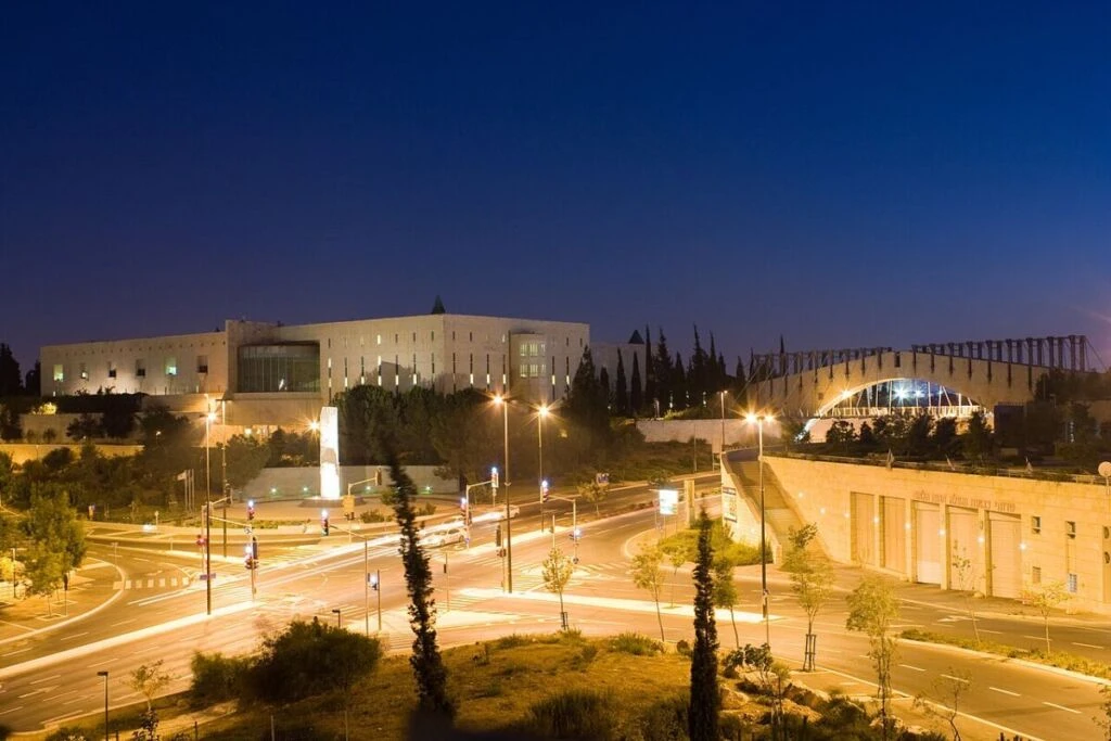 דיוני נרטיב אסטרטגיים: התמודדות עם רטוריקה רדוקציוניסטית כלפי המורשת הישראלית
