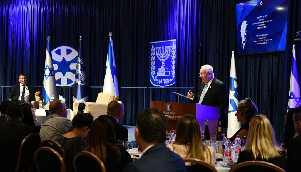Navigating Israeli Expatriate Mobility: Strategic Legal and Economic Implications
