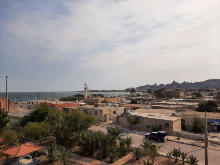 Iran Leverages Diplomatic Delays and Hormuz Maritime Threats in US Standoff